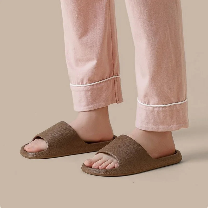 2025 Women Soft Sole Cloud Slippers Thick Platform Indoor Outdoor Beach Sandals Summer EVA Non Slip Flip Flops Men slippers