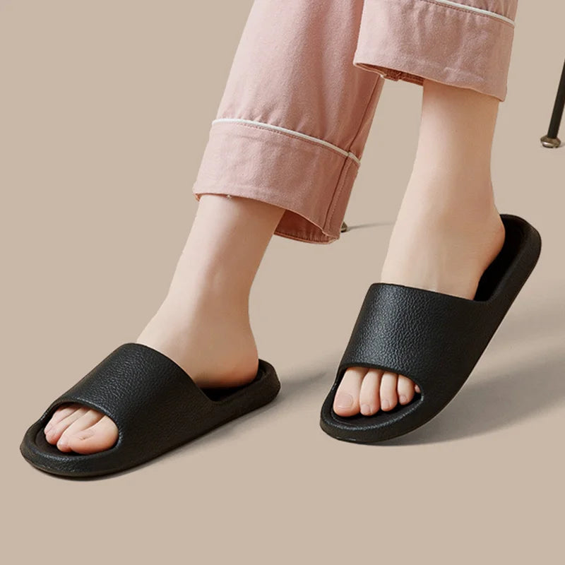 2025 Women Soft Sole Cloud Slippers Thick Platform Indoor Outdoor Beach Sandals Summer EVA Non Slip Flip Flops Men slippers
