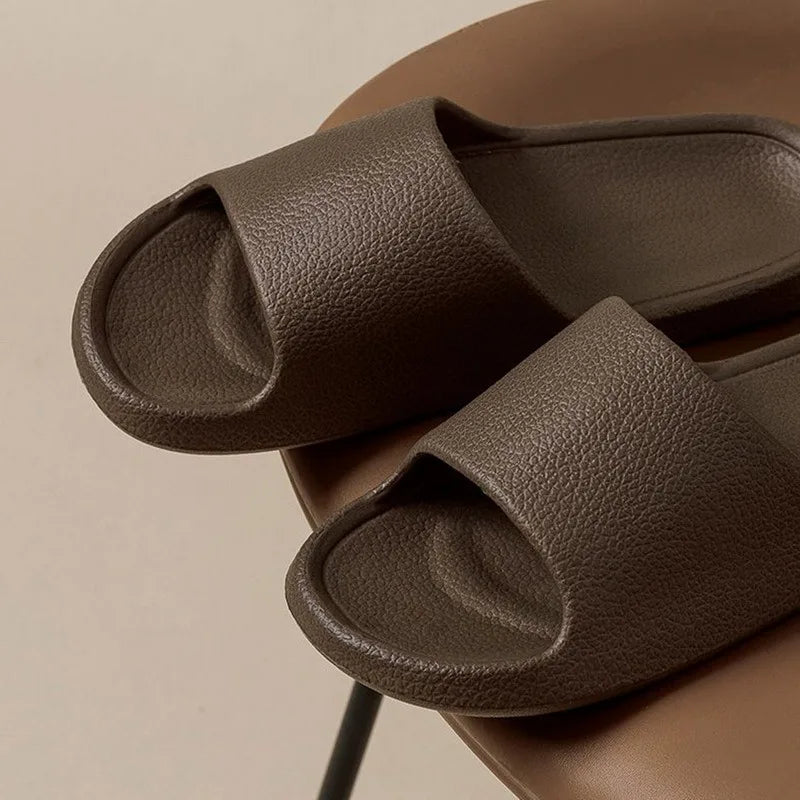 2025 Women Soft Sole Cloud Slippers Thick Platform Indoor Outdoor Beach Sandals Summer EVA Non Slip Flip Flops Men slippers