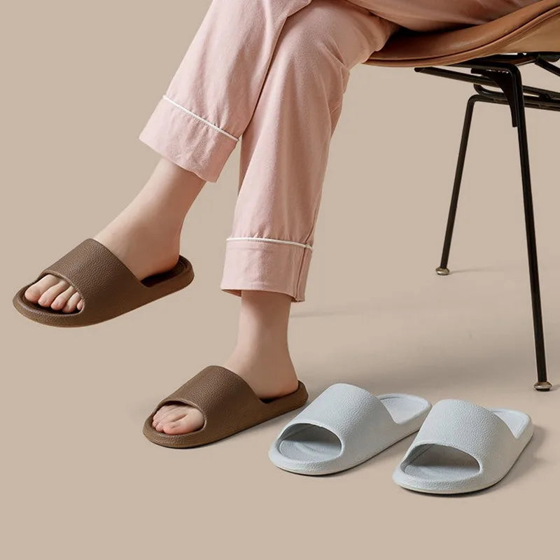 2025 Women Soft Sole Cloud Slippers Thick Platform Indoor Outdoor Beach Sandals Summer EVA Non Slip Flip Flops Men slippers