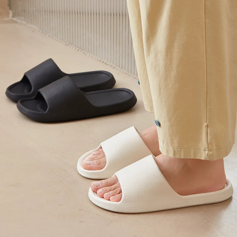 2025 Women Soft Sole Cloud Slippers Thick Platform Indoor Outdoor Beach Sandals Summer EVA Non Slip Flip Flops Men slippers