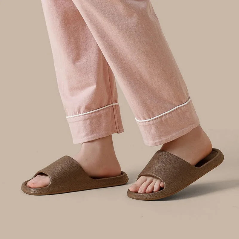 2025 Women Soft Sole Cloud Slippers Thick Platform Indoor Outdoor Beach Sandals Summer EVA Non Slip Flip Flops Men slippers