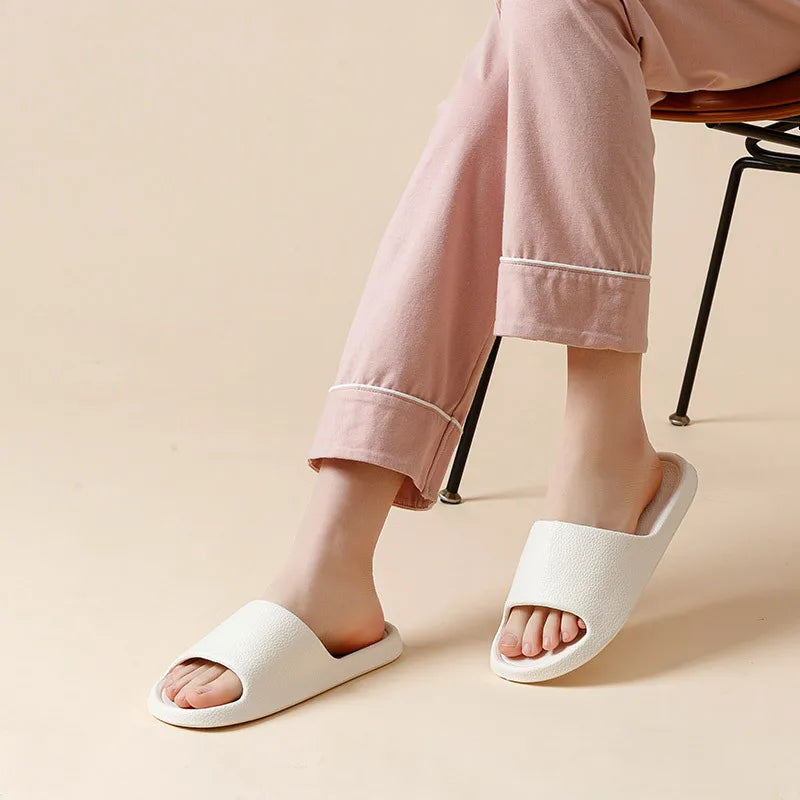 2025 Women Soft Sole Cloud Slippers Thick Platform Indoor Outdoor Beach Sandals Summer EVA Non Slip Flip Flops Men slippers