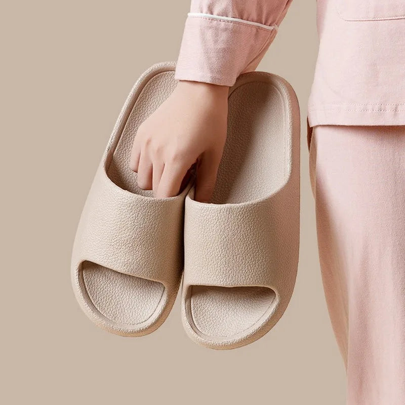 2025 Women Soft Sole Cloud Slippers Thick Platform Indoor Outdoor Beach Sandals Summer EVA Non Slip Flip Flops Men slippers
